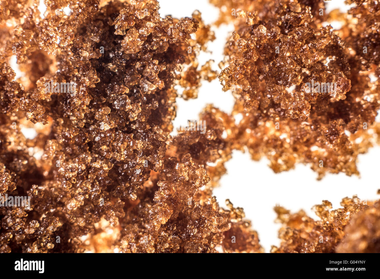 Azúcar moscovado marrón oscuro de cerca Foto de stock