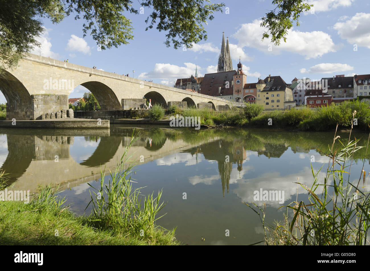 Puente de Piedra en Regensburg Foto de stock