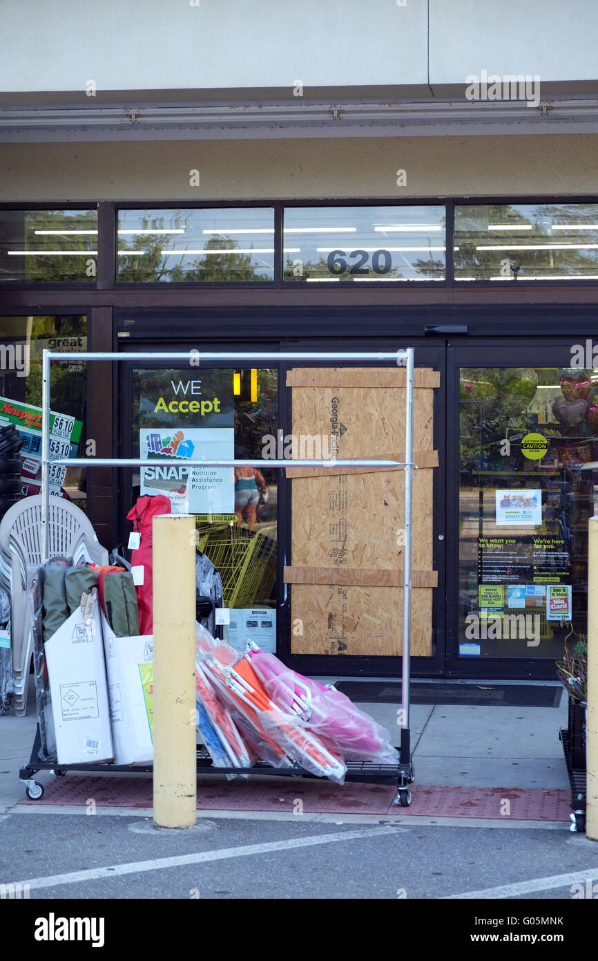 Puerta del supermercado fotografías e imágenes de alta resolución Alamy