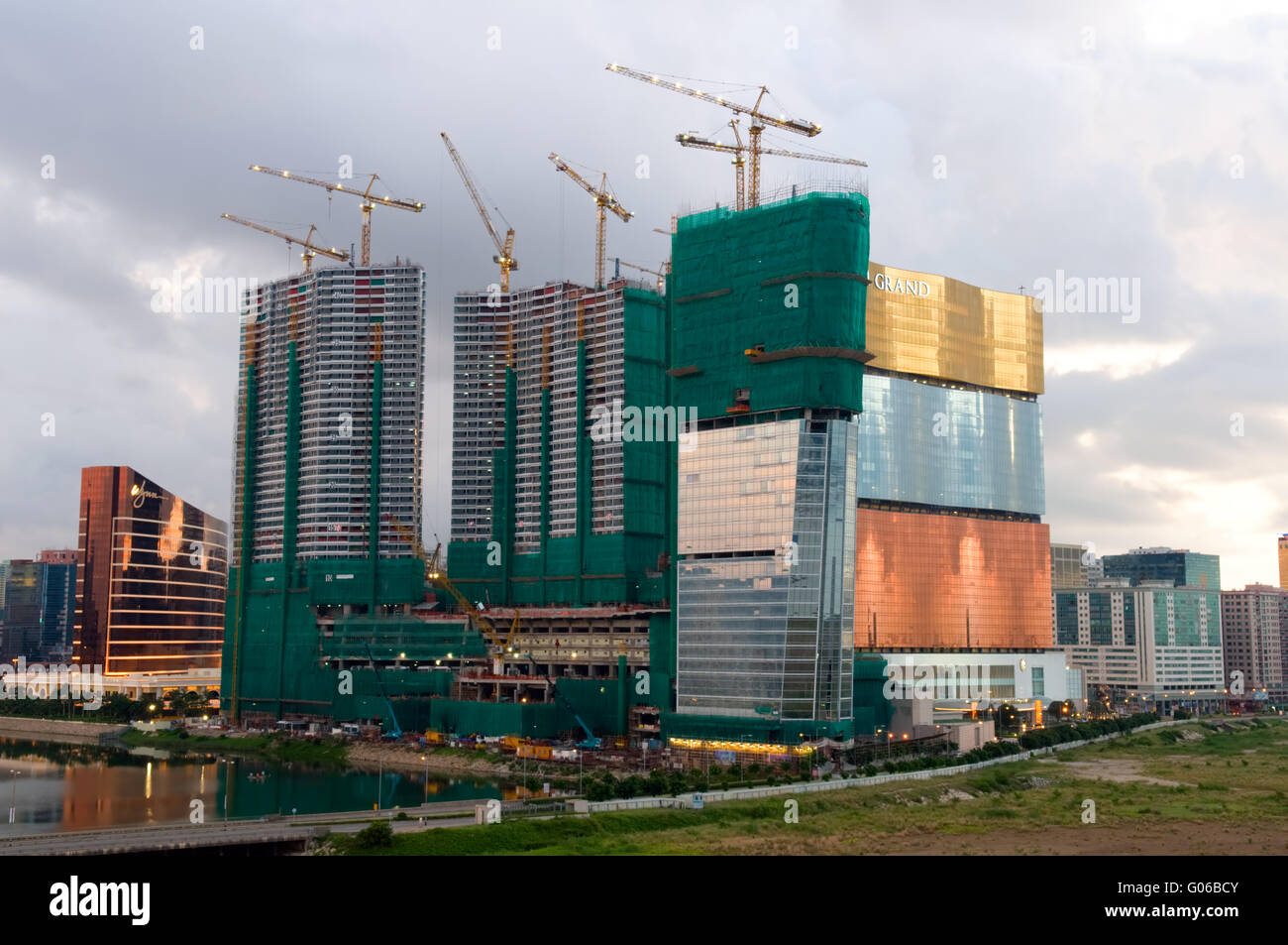 Sitio de construcción del edificio, al lado del casino MGM Foto de stock