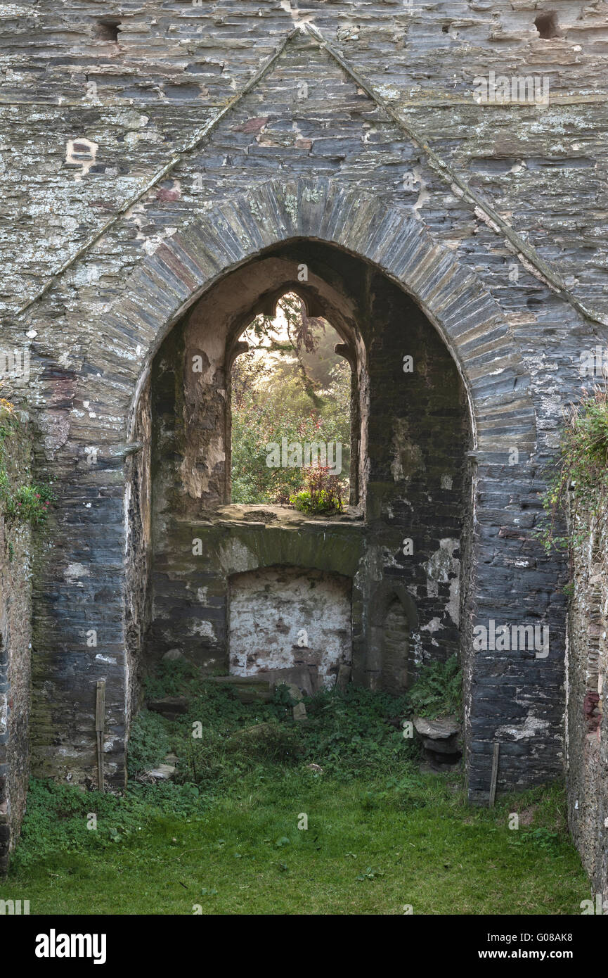 La Iglesia de San Andrés, al sur Huish, Devon, Reino Unido. Ruinas de la iglesia de 13c en el cuidado de la caridad a los amigos de iglesias indeseada Foto de stock