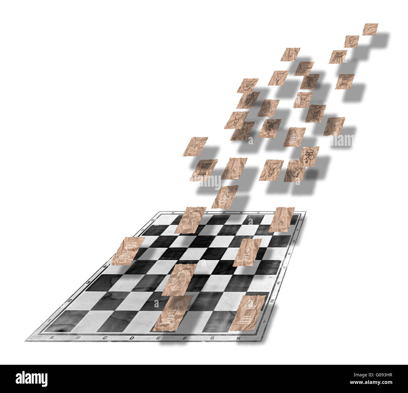 Figuras de ajedrez en trozos de papel arrugado marrón Foto de stock