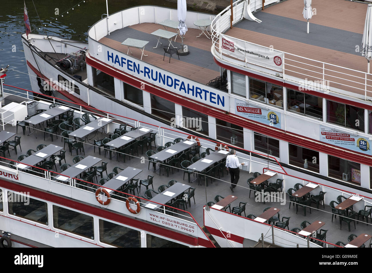 Cruceros por el puerto, el puerto interior de Duisburgo, Alemania. Foto de stock