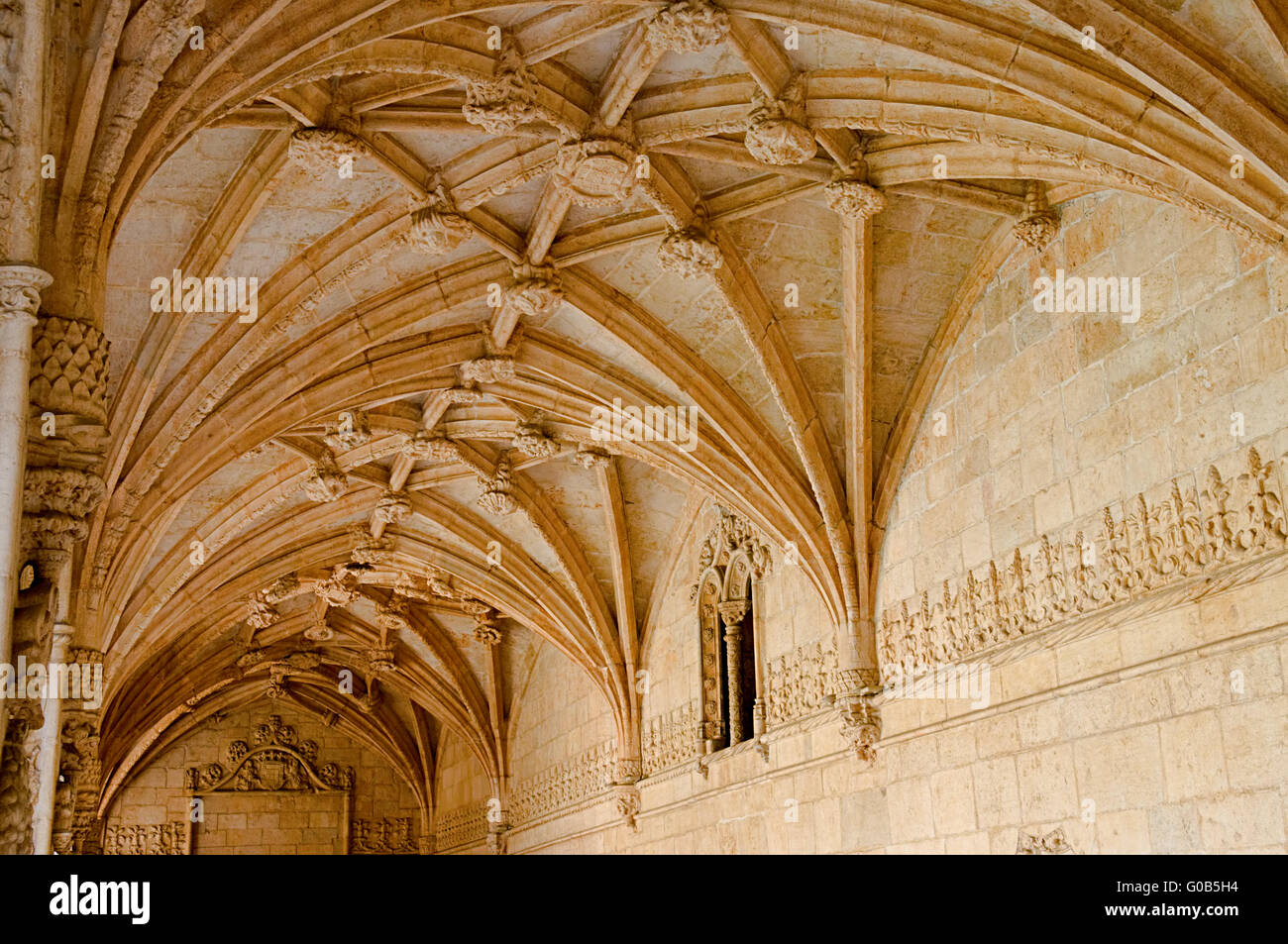 La arquitectura interna del Mosteiro dos Jeronimos Foto de stock