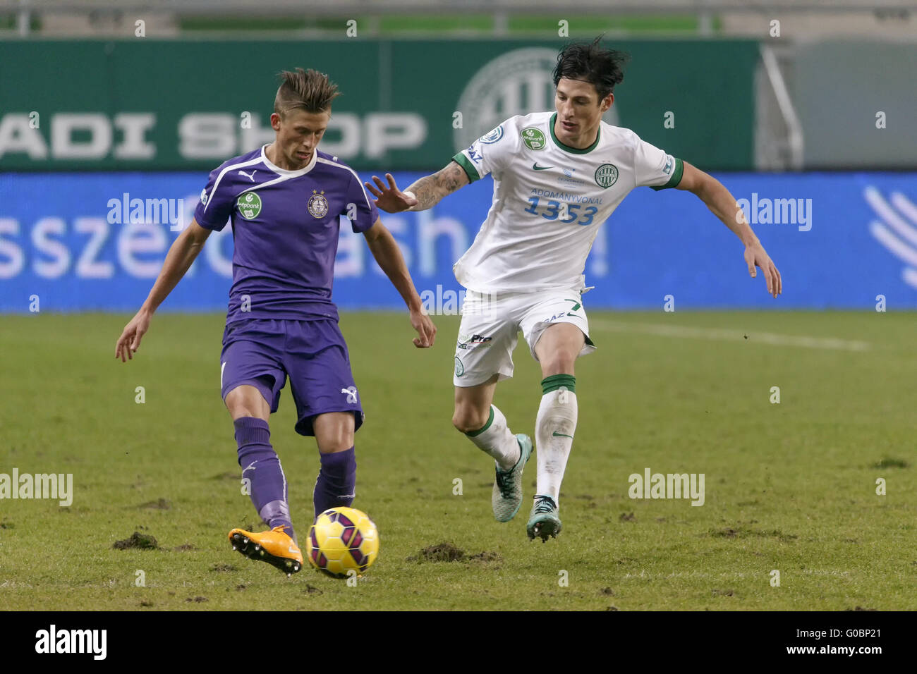 Ujpest Ferencvaros vs. partido de fútbol de la Copa de Liga Foto de stock