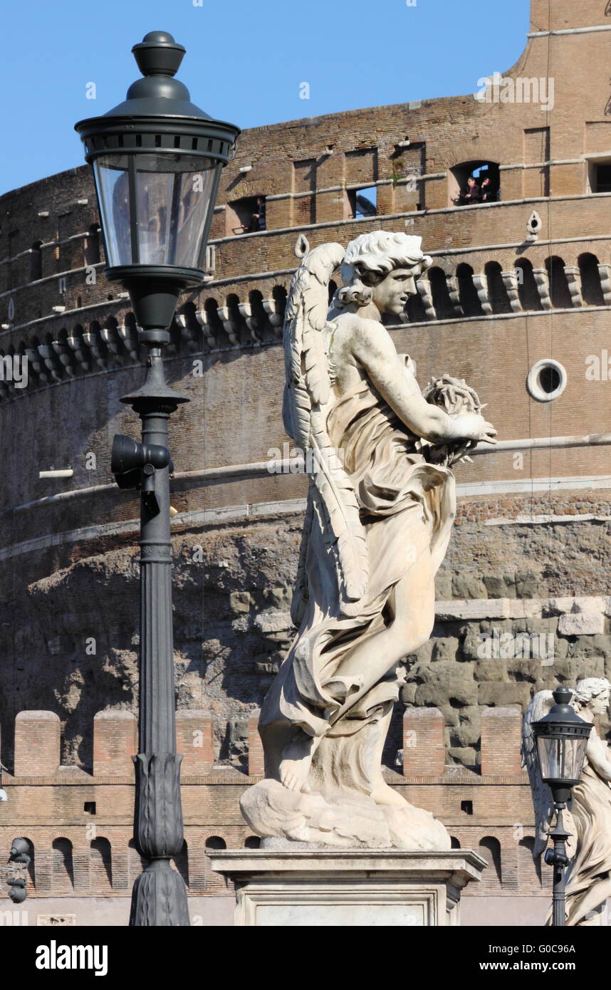 Ángel estatua en San Ángel puente. Roma Foto de stock
