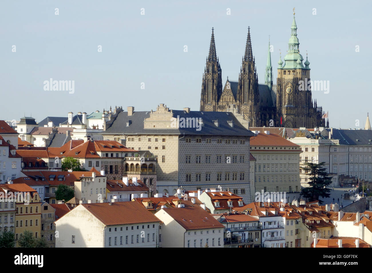 Hradcany Castillo de Praga y de la Catedral de San Vito Foto de stock