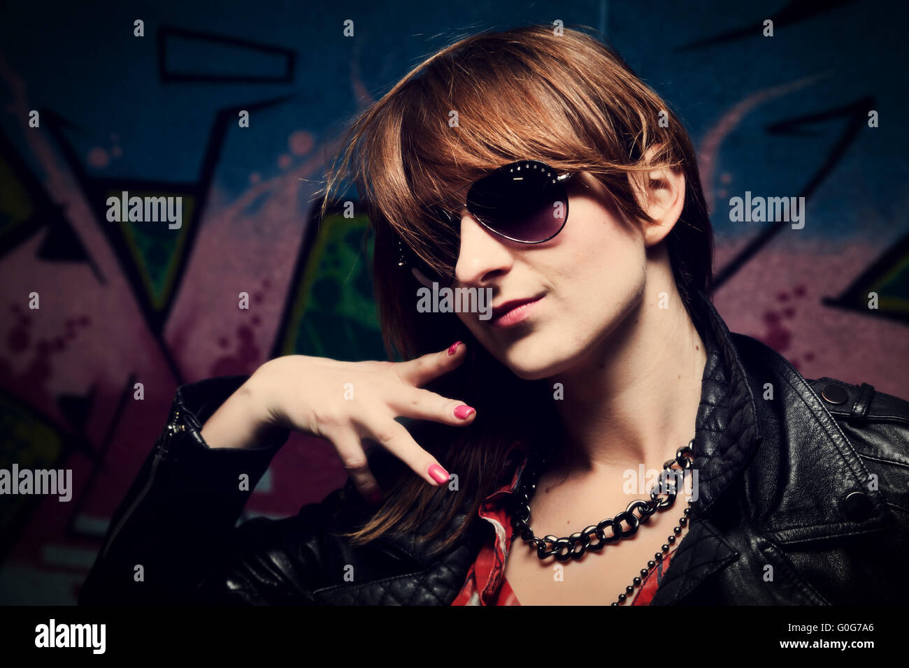 Ropa De Moda Para Adolescentes Fotos e Imágenes de stock - Alamy