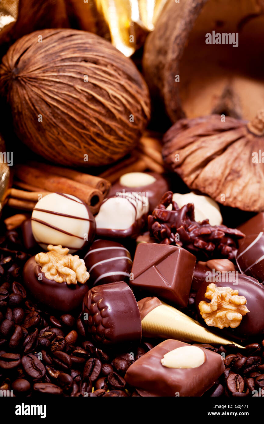 Colección de diferentes dulces de chocolate praliné Foto de stock