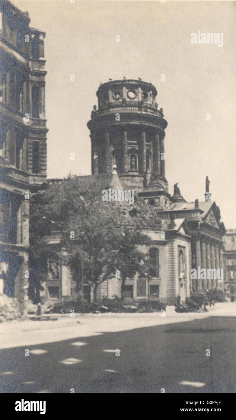 Catedral Francesa. Destruido en Berlín. Foto de la posguerra Foto de stock