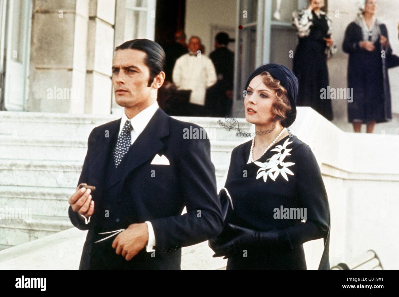 Alain Delon y Corinne Marchand / Borsalino / 1970 dirigida por Jacques Deray (Adel Producciones / Paramount Pictures) Foto de stock