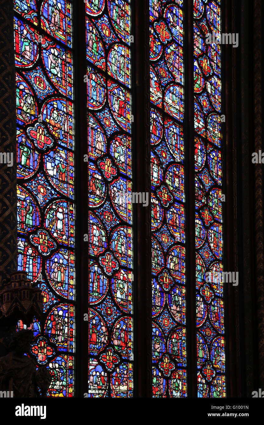 Las vidrieras. La capilla superior de la Sainte-Chapelle (la Santa Capilla). 1248. París. Francia. El gótico. Foto de stock