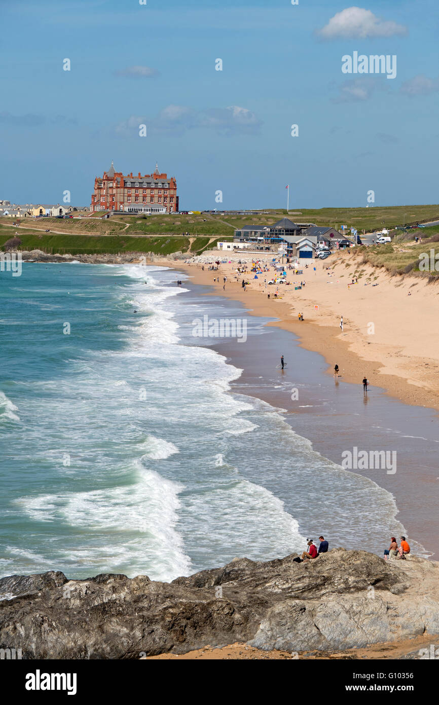 La playa Fistral costa en marea alta, cerca de Newquay Cornwall en Inglaterra. Foto de stock