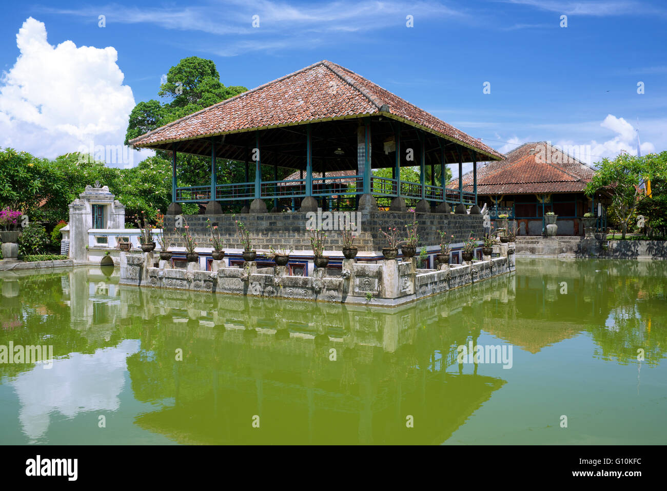 Bale Kambang Puri Agung Karangasem Amlapura Bali Indonesia Foto de stock