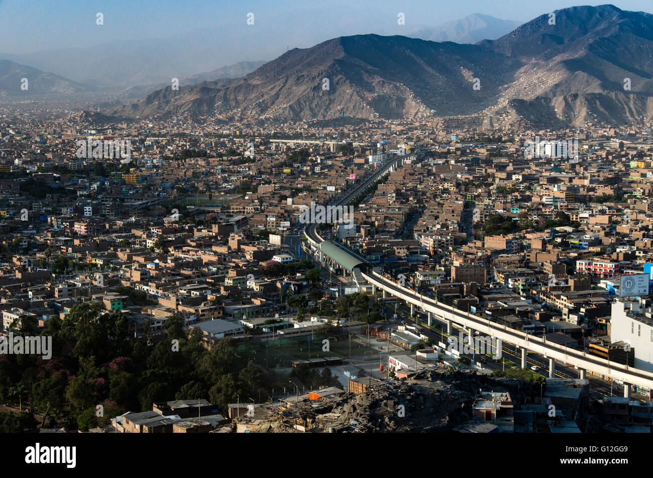 San Juan de Lurigancho distrito. en la ciudad de Lima Perú Fotografía de stock Alamy
