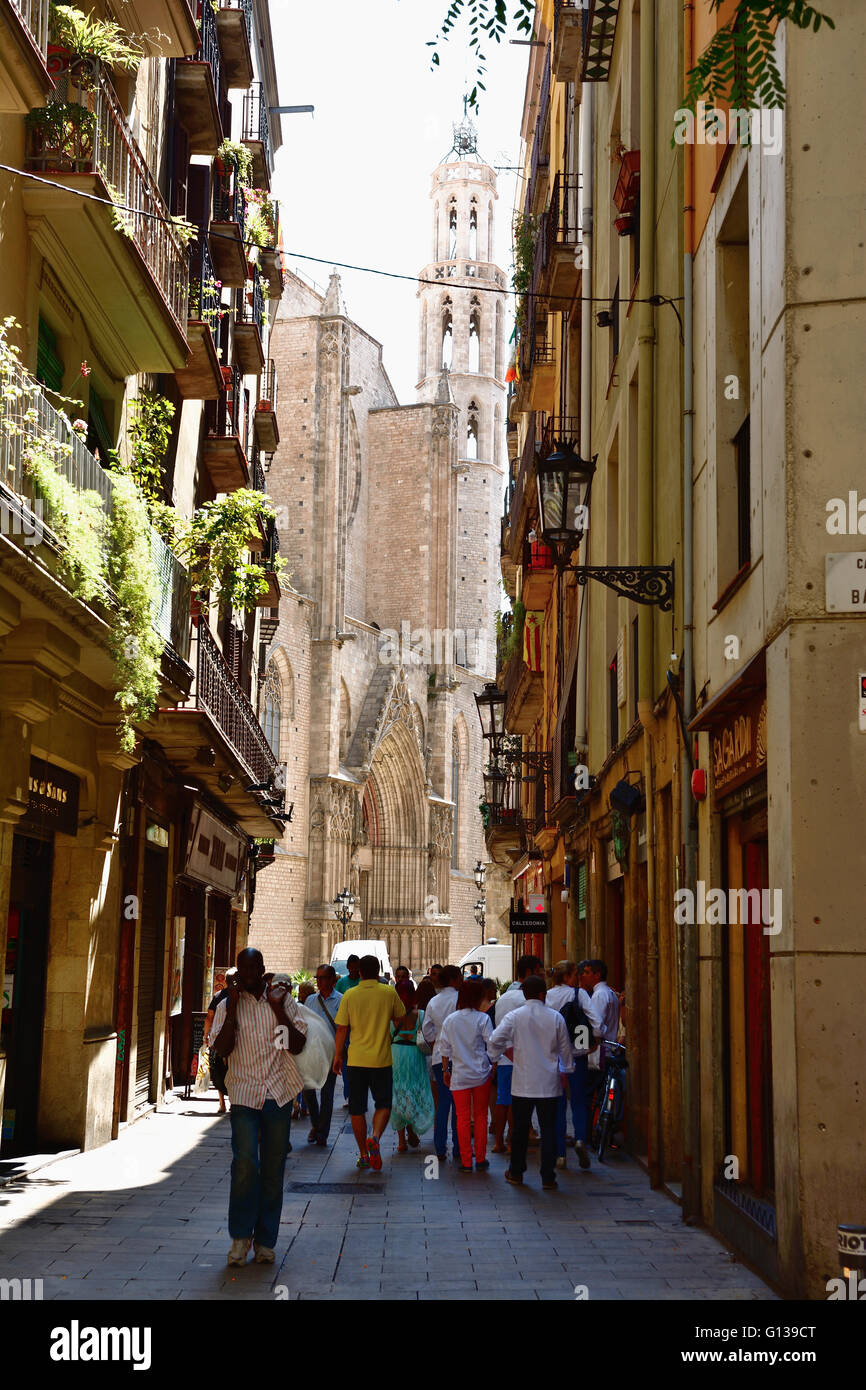 Carrer De L Argenteria 37 08003 Barcelona Carrer de l'Argenteria, en el fondo de la BasĂlica de Santa Maria del