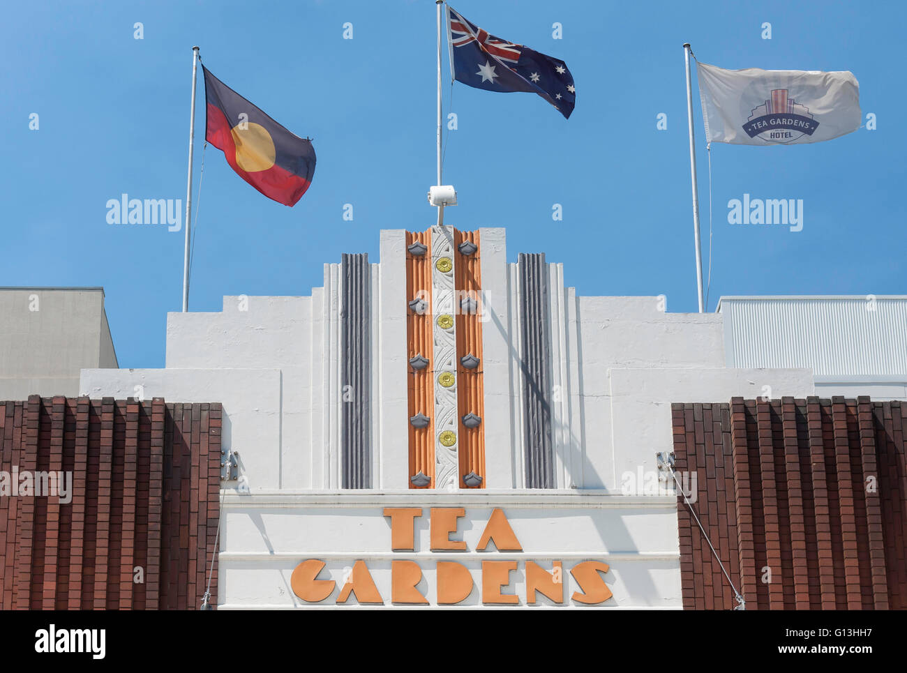 Fachada Art Deco de Tea Gardens Hotel, Bronte Road, Bondi Junction, Sydney, New South Wales, Australia Foto de stock