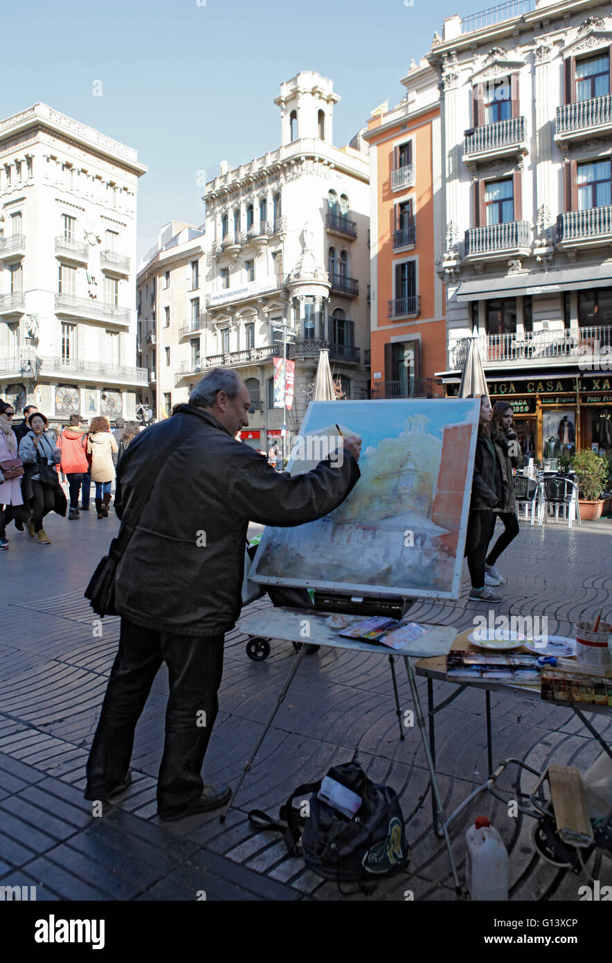 Un artista que pinta/ pintura sobre la rambla, o las ramblas, es una calle  en el centro de Barcelona, muy popular entre los turistas y lugareños  Fotografía de stock - Alamy