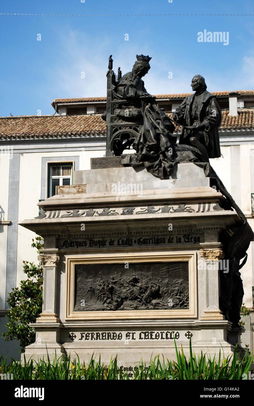 Monumento a los Reyes Católicos, Fernando e Isabel en la Plaza Isabel la Católica, Granada Monumento a los Reyes Católicos, Fernando e Isabel en la Plaza Isabel la Católica, Granada