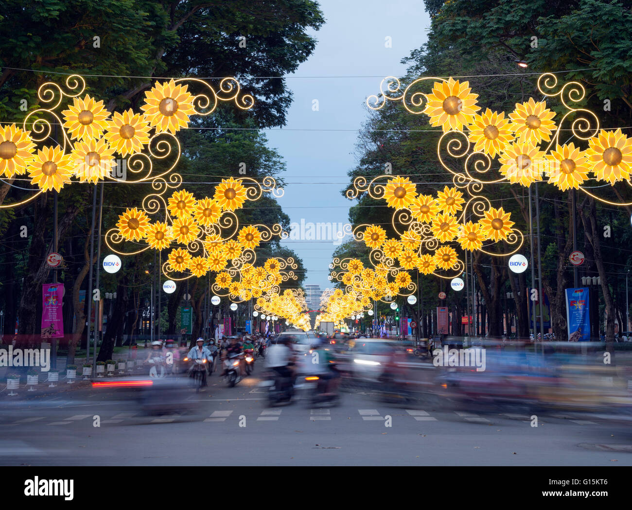 La hora pico de tráfico, en la ciudad de Ho Chi Minh (Saigón), Vietnam, Indochina, en el sudeste de Asia, Asia Foto de stock