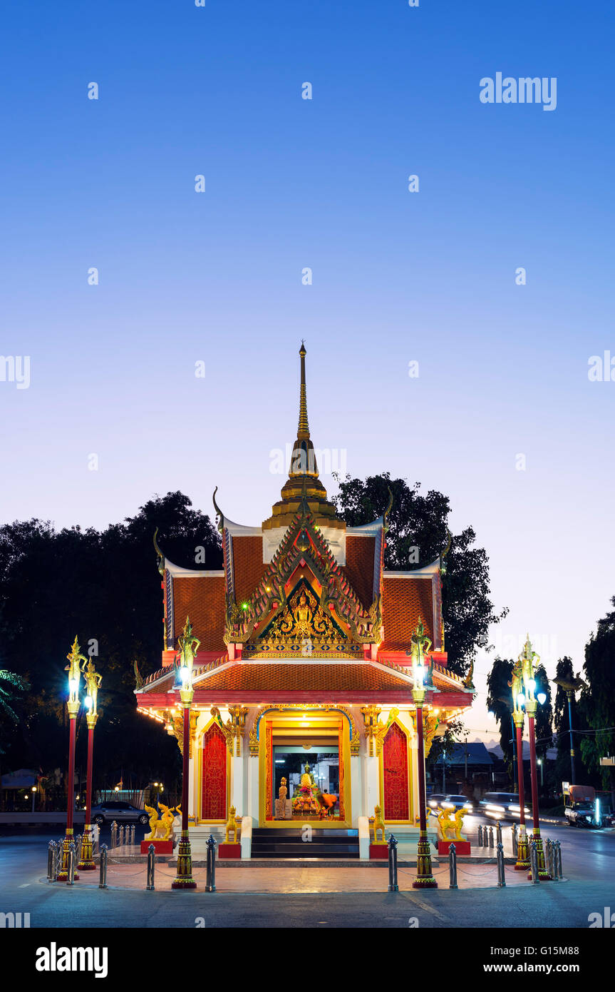 La puerta de la ciudad, Kanchanaburi, Tailandia, el sudeste de Asia, Asia Foto de stock