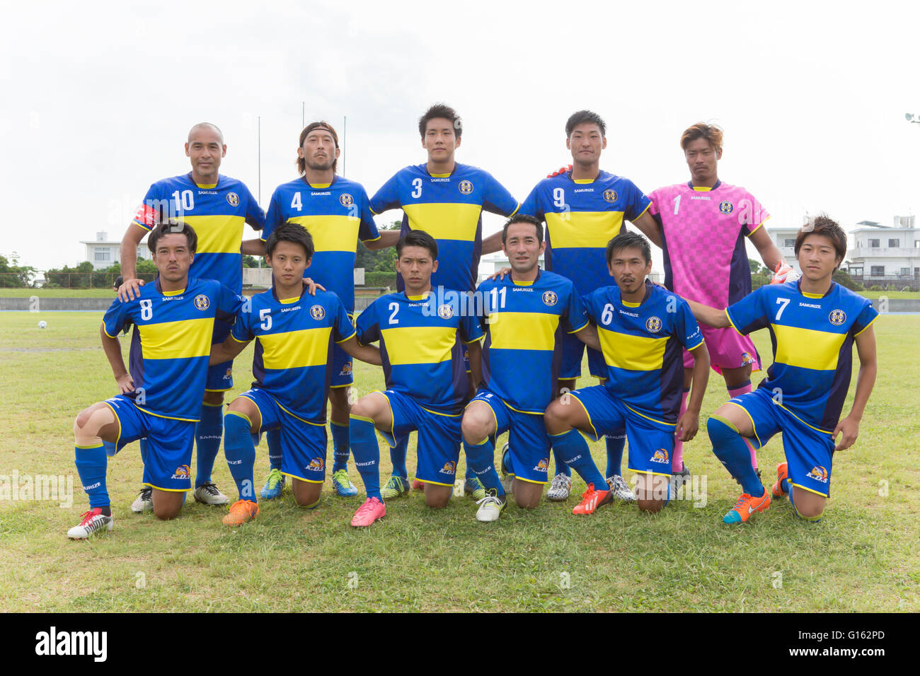 uruma-okinawa-japon-el-1-de-mayo-de-2016-sv-okinawa-vs-team-group-okinawa-sv-futbol-soccer-2016-division-de-la-liga-de-okinawa-3-coincidencia-entre-okinawa-vs-fc-16-0-en-el-estadio-gushikawa-kubota-en-uruma-okinawa-japon-wataru-kohayakawa-aflo-alamy-live-news-g162pd.jpg