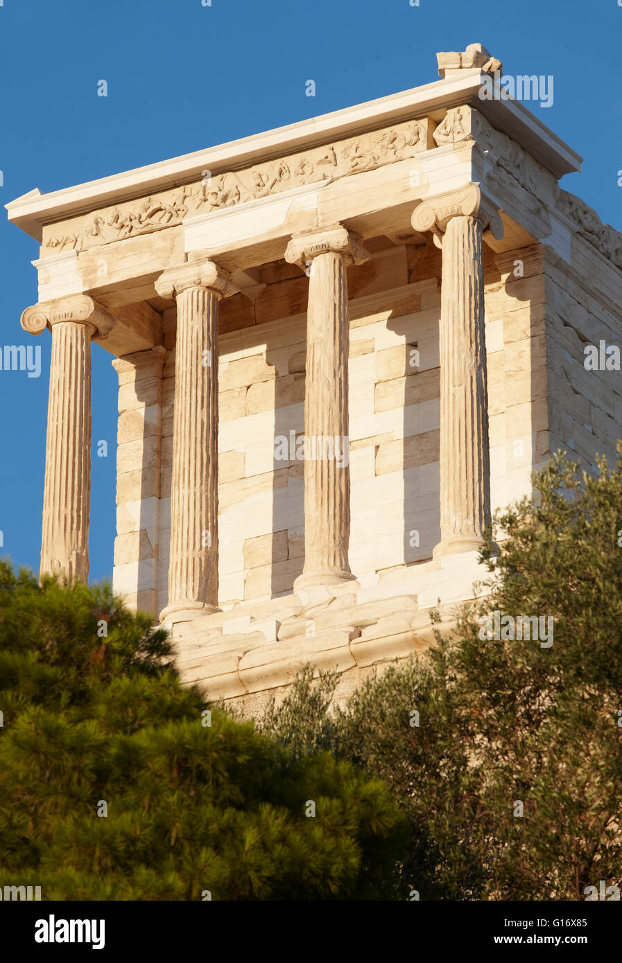 Acrópolis de El Templo de Atenea Nike. Grecia. Vertical de stock