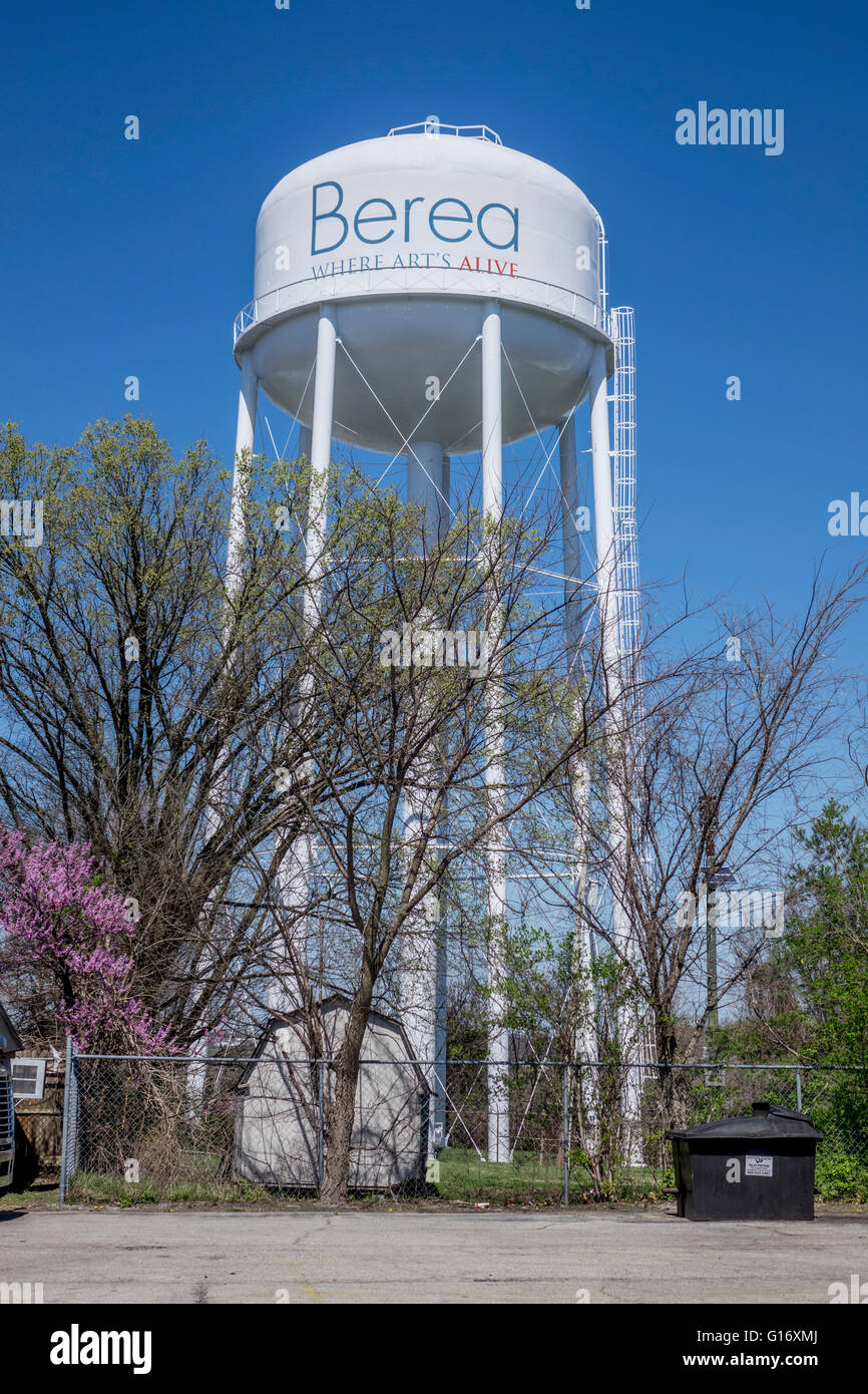 Berea Kentucky torre de agua municipal con el logotipo de ciudades donde "artes vivas", Foto de stock