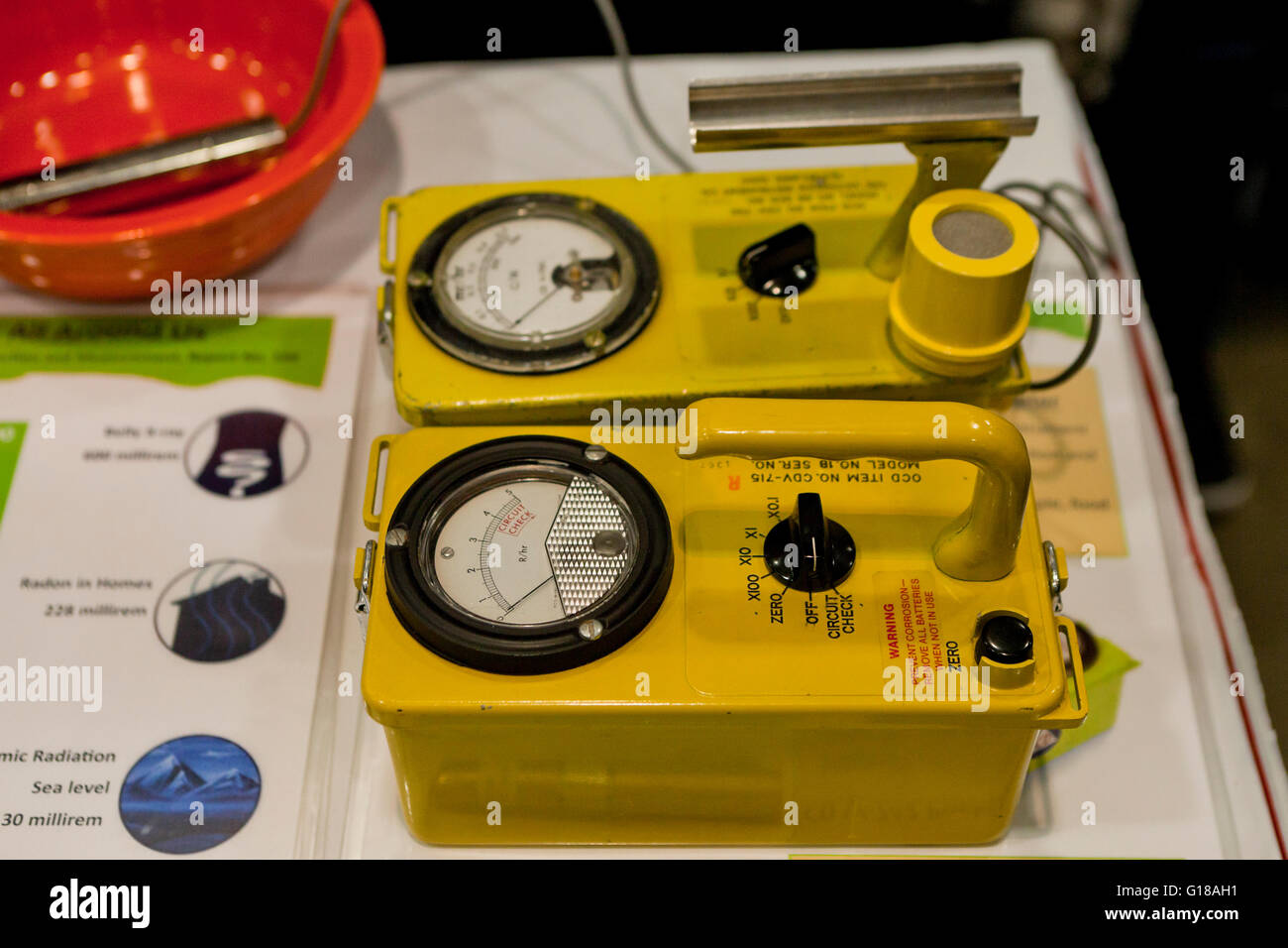 Estudio de la cámara de ionización Vintage METER (contador Geiger) - EE.UU. Foto de stock