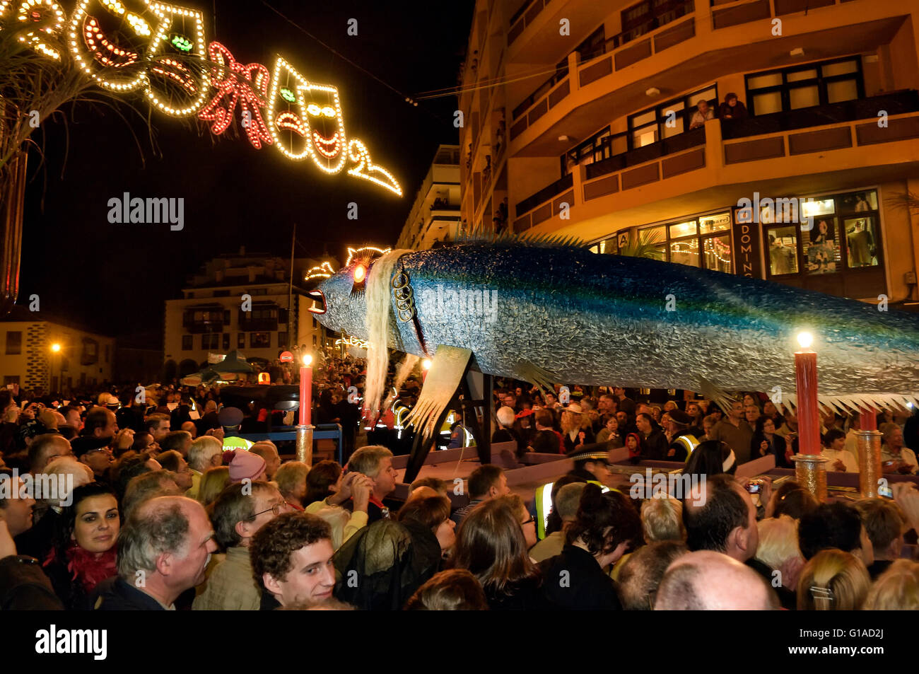 El entierro de la sardina" procesión. Carnaval en Puerto de la Cruz, Santa  Cruz de Tenerife Fotografía de stock - Alamy