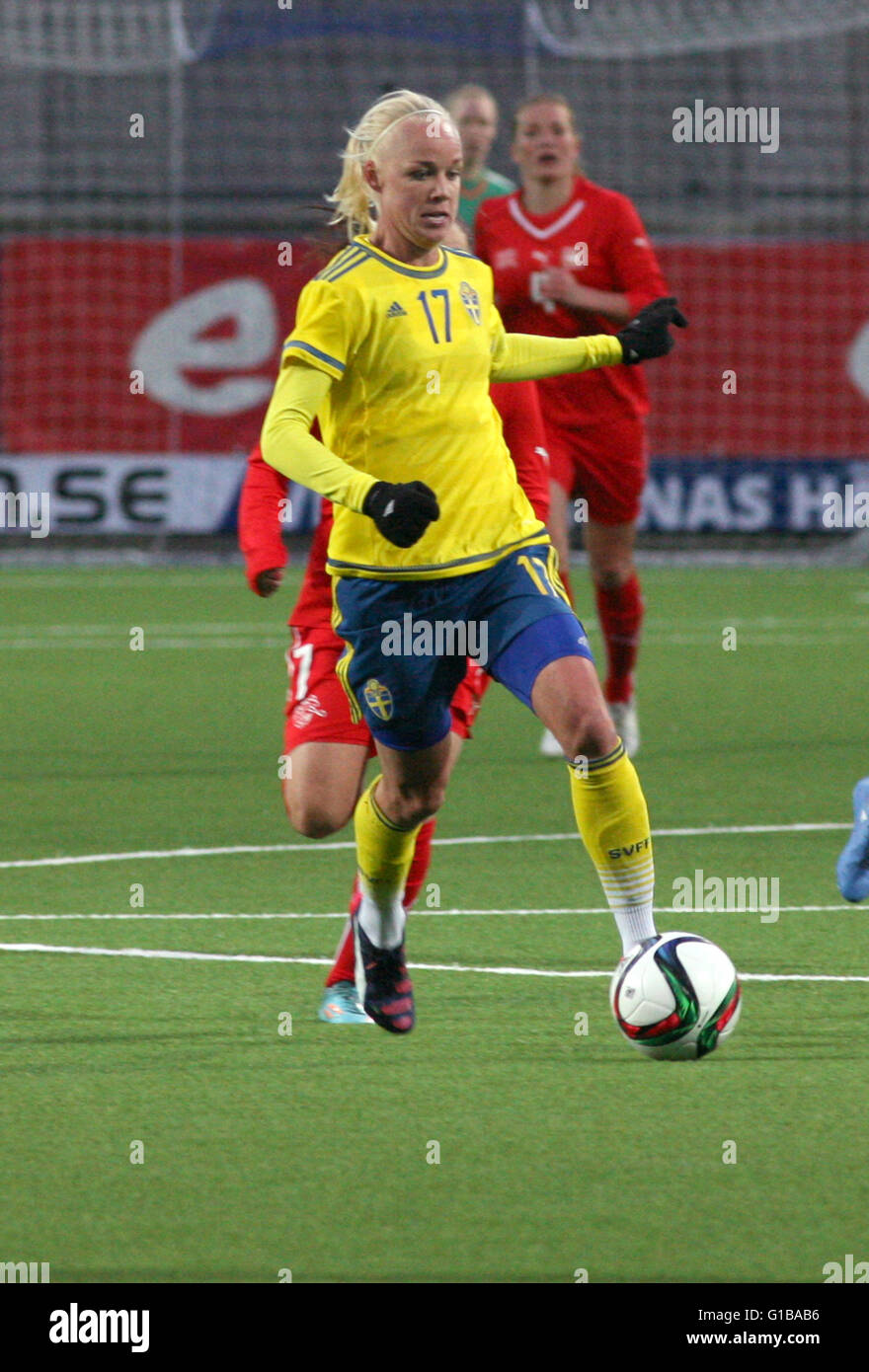 CAROLINE SEGER centrocampista del Equipo Nacional de Fútbol de Suecia y profesional en el París Saint-Germain Foto de stock