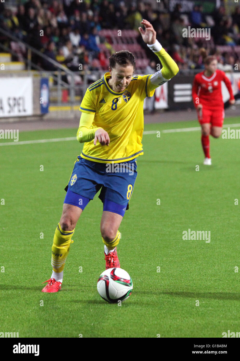 LOTTA SCHELIN jugador profesional de fútbol sueco en Francia Lyon,aquí en el equipo nacional contra Suiza Foto de stock