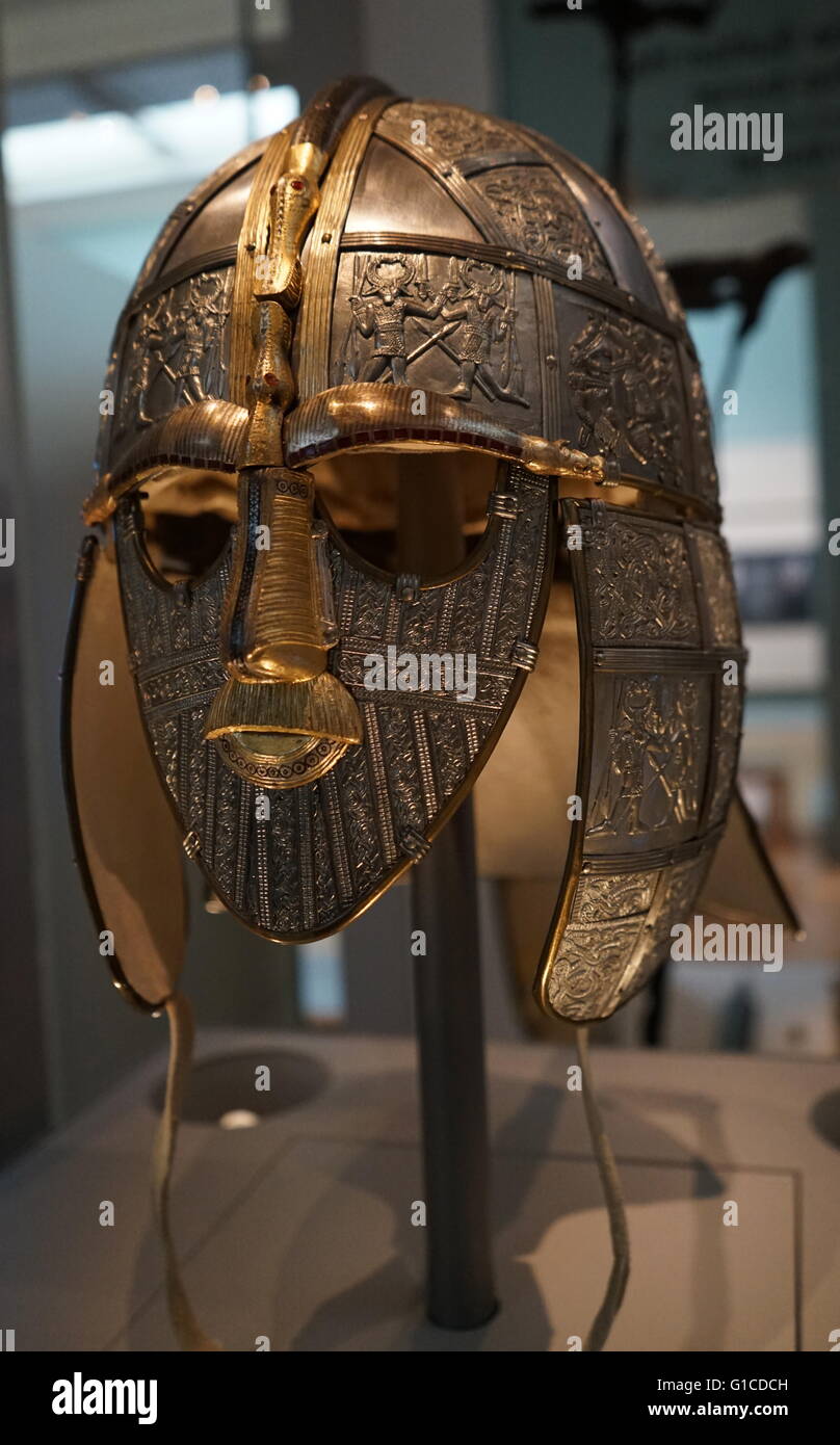 Sutton hoo anglo saxon helmet fotografías e imágenes de alta resolución -  Alamy