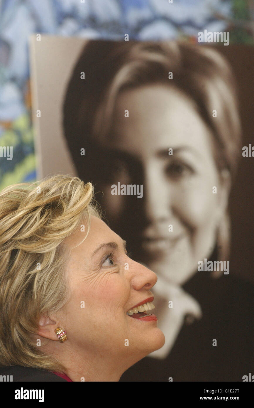 Hillary Clinton en Nueva York, 25.02.2002 | Verwendung weltweit/Picture Alliance Foto de stock