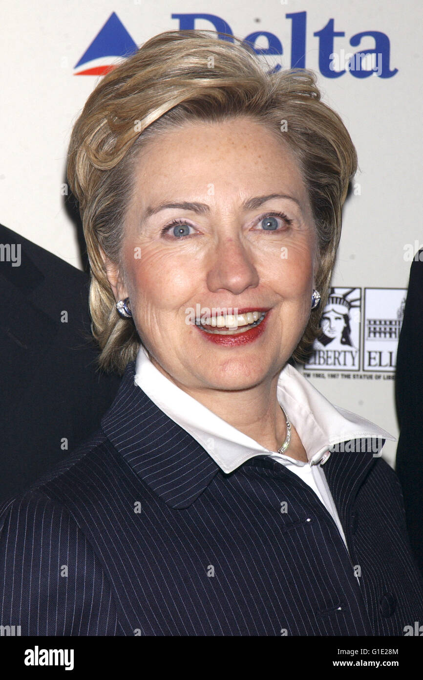 Hillary Clinton en Nueva York, 03.05.2002 | Verwendung weltweit/Picture Alliance Foto de stock