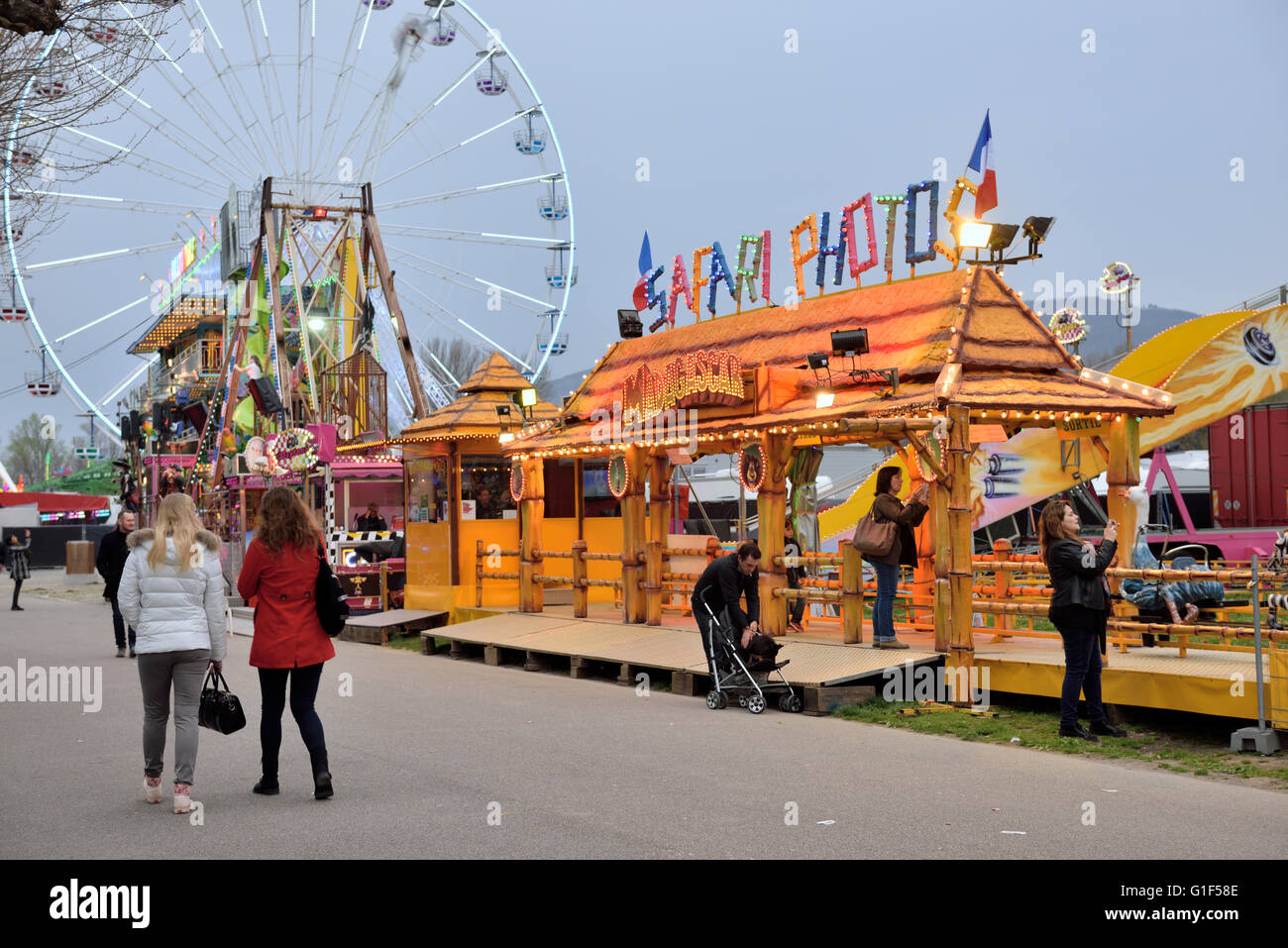 Feria itinerante en Aix-les-Bains sudeste de Francia Foto de stock