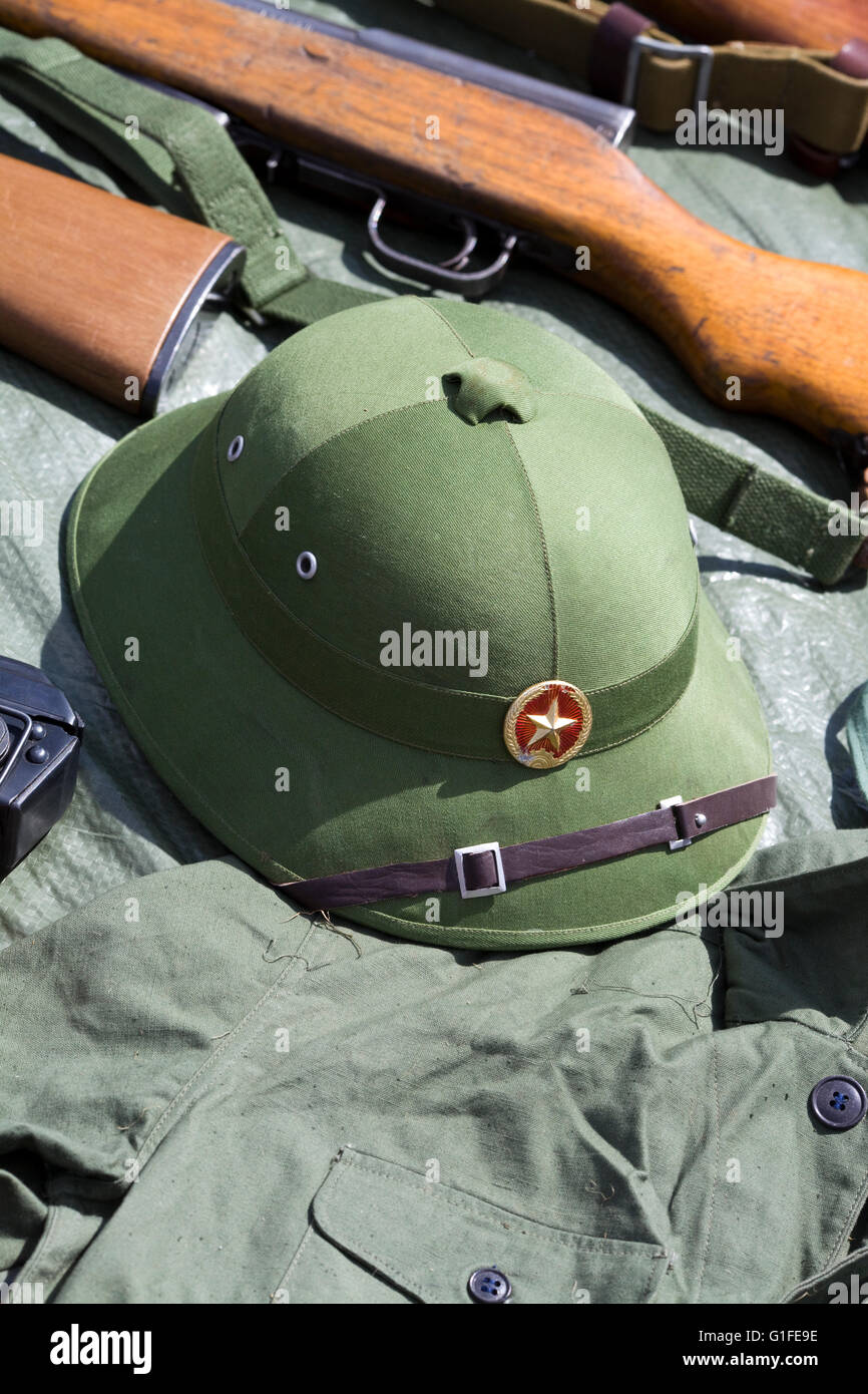 NVA hollejo casco usado durante la guerra de Vietnam Fotografía de stock -  Alamy