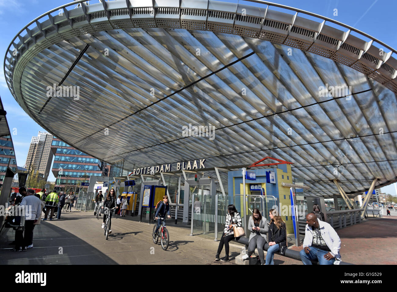Los Países Bajos Rotterdam Blaak plaza Estación de Metro Foto de stock