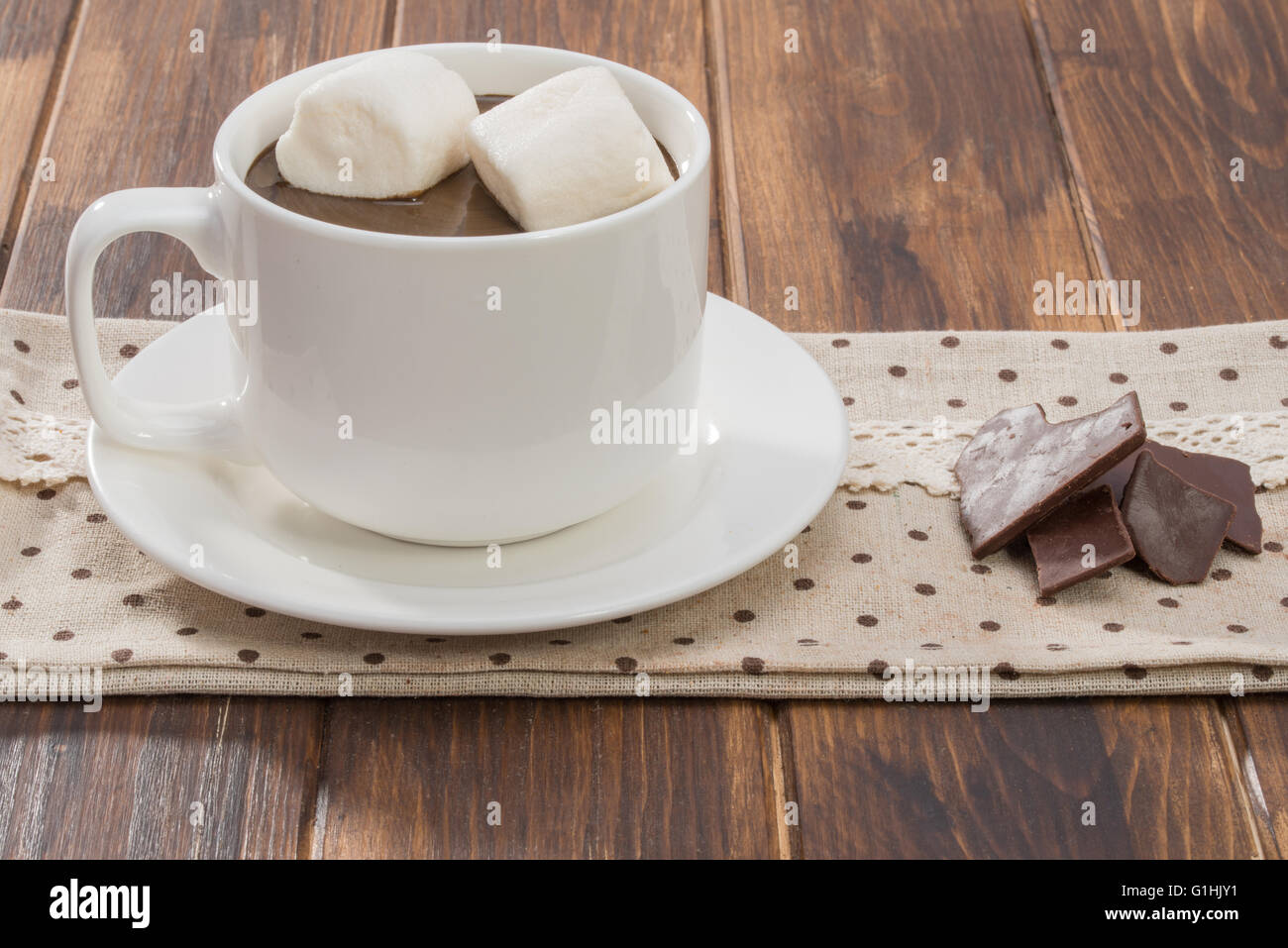 Taza de chocolate caliente hecho en casa fotografías e imágenes de alta  resolución - Alamy