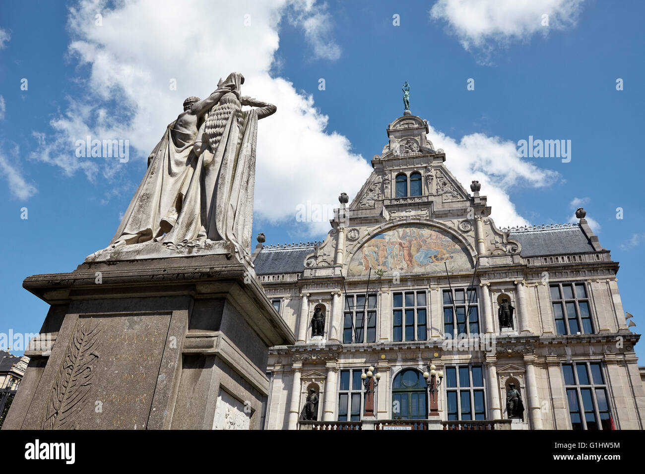 Teatro Nacional. Sint-Baafs Square. Gent. Flandes. Bélgica. Foto de stock