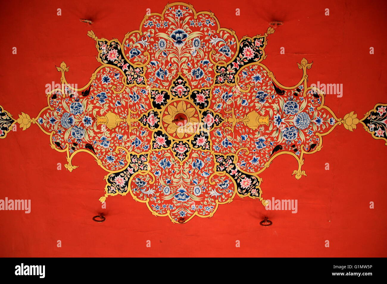 Motivos florales pintados en color rojo en el techo Patawon-Ki Haweli en Jaisalmer, Rajasthan, India, Asia Foto de stock