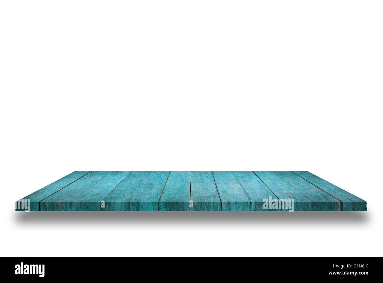 La parte superior del estante de madera azul aislado sobre fondo blanco. Para la presentación del producto Foto de stock