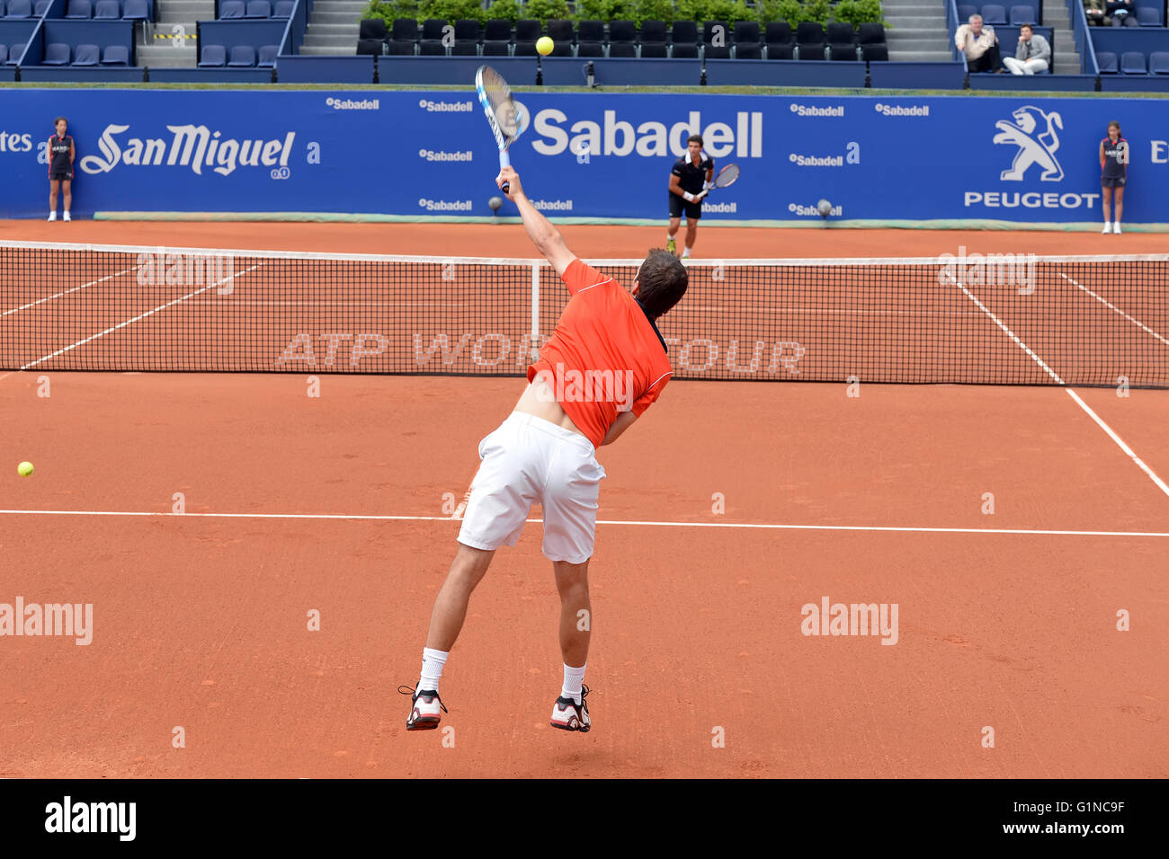 BARCELONA - Abr 20: Albert Ramos Vinolas (Jugador de tenis español)  desempeña en la ATP Barcelona Open Fotografía de stock - Alamy
