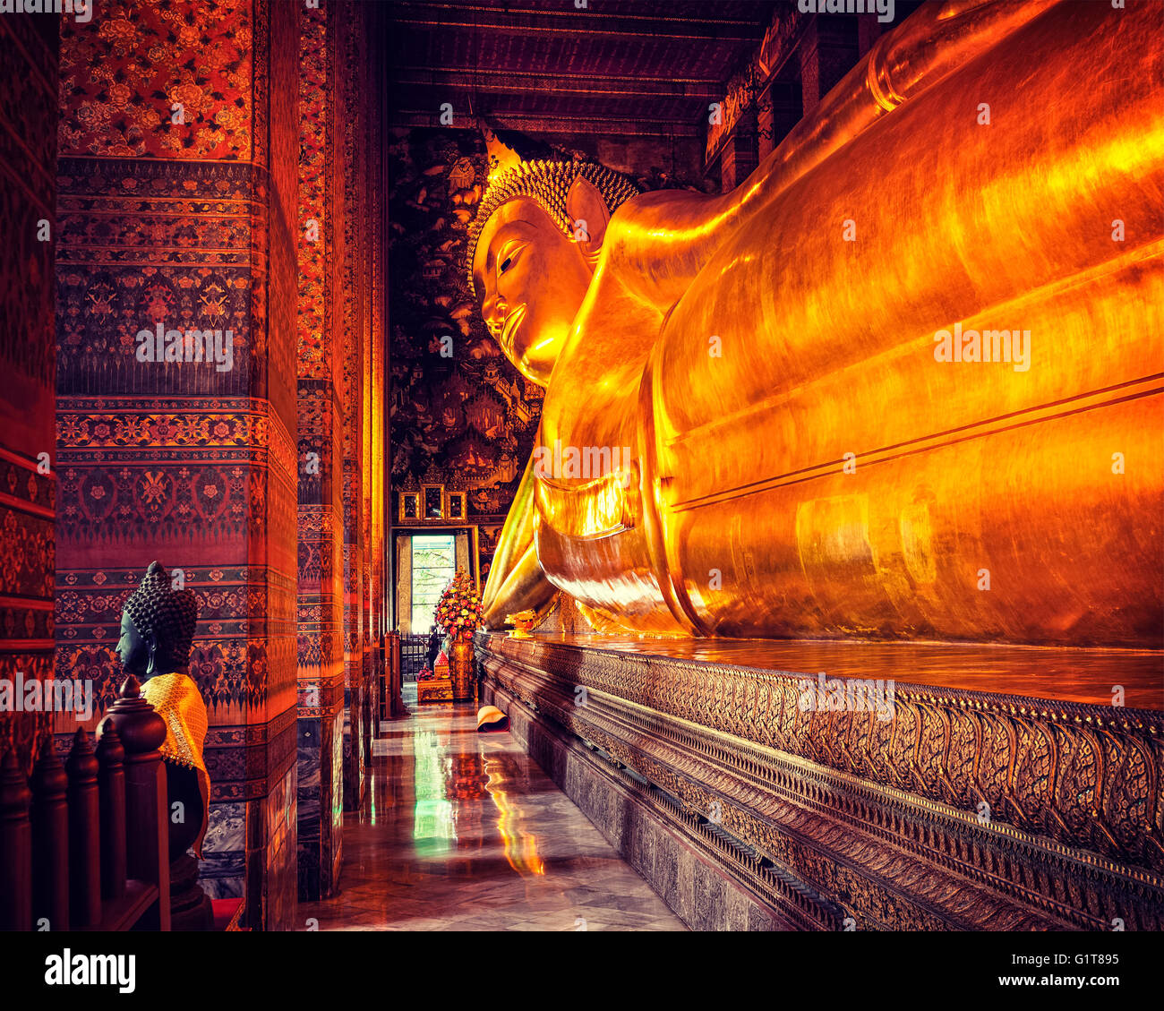 Buda reclinado, Tailandia Foto de stock