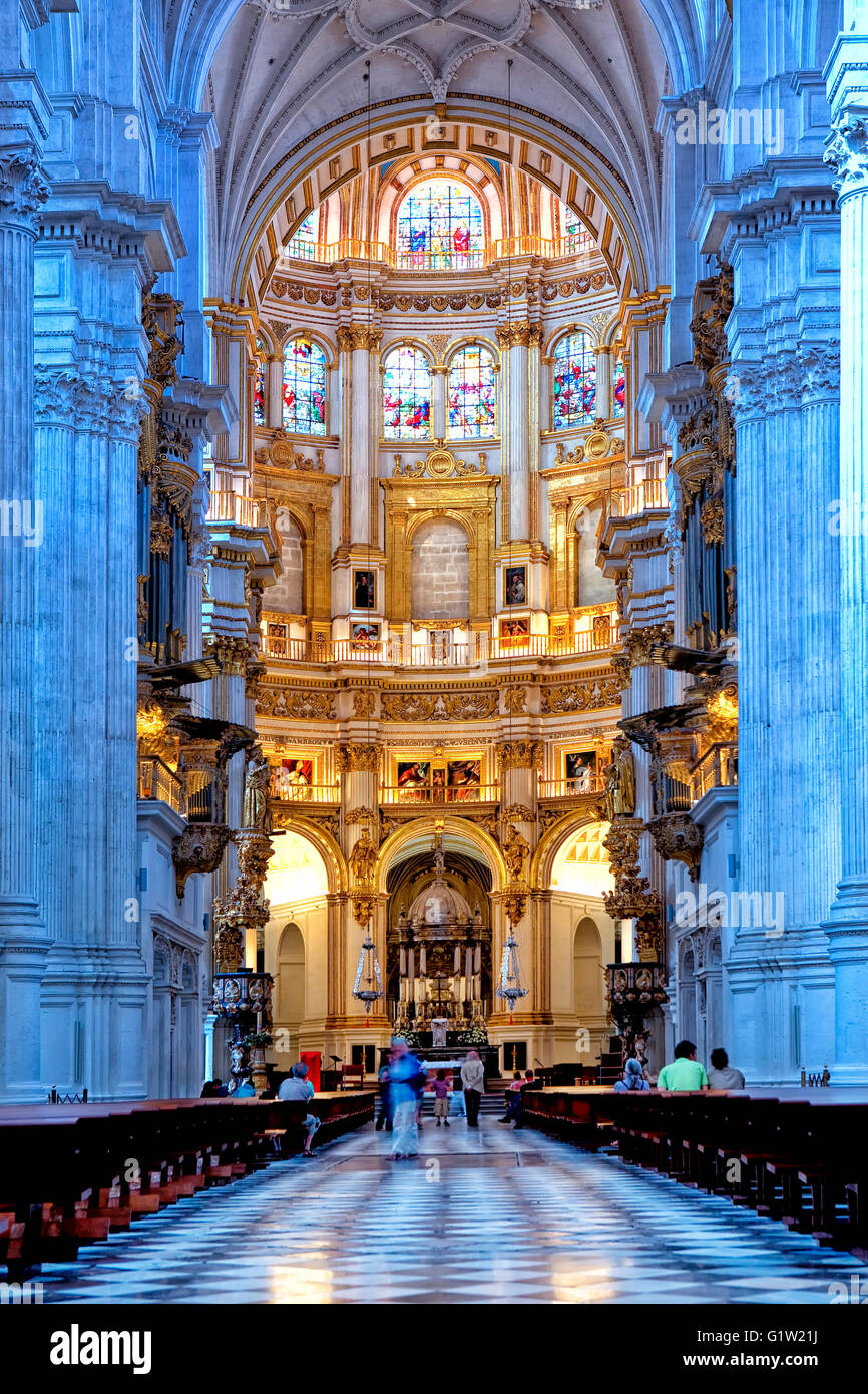 Interior de la catedral de Granada Foto de stock