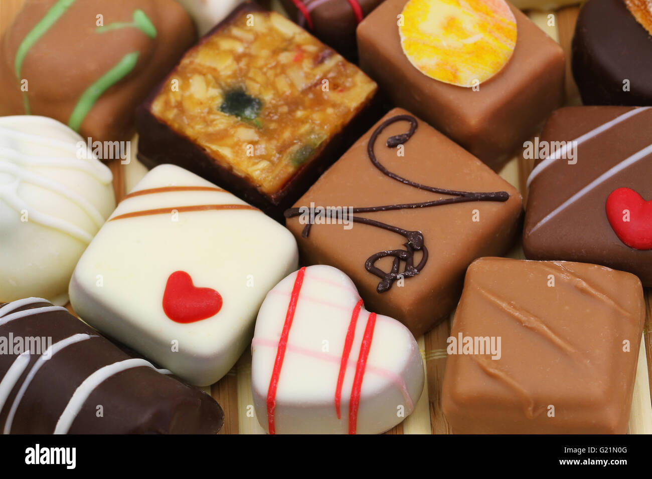 Antecedentes de surtido de chocolates y pralines Foto de stock