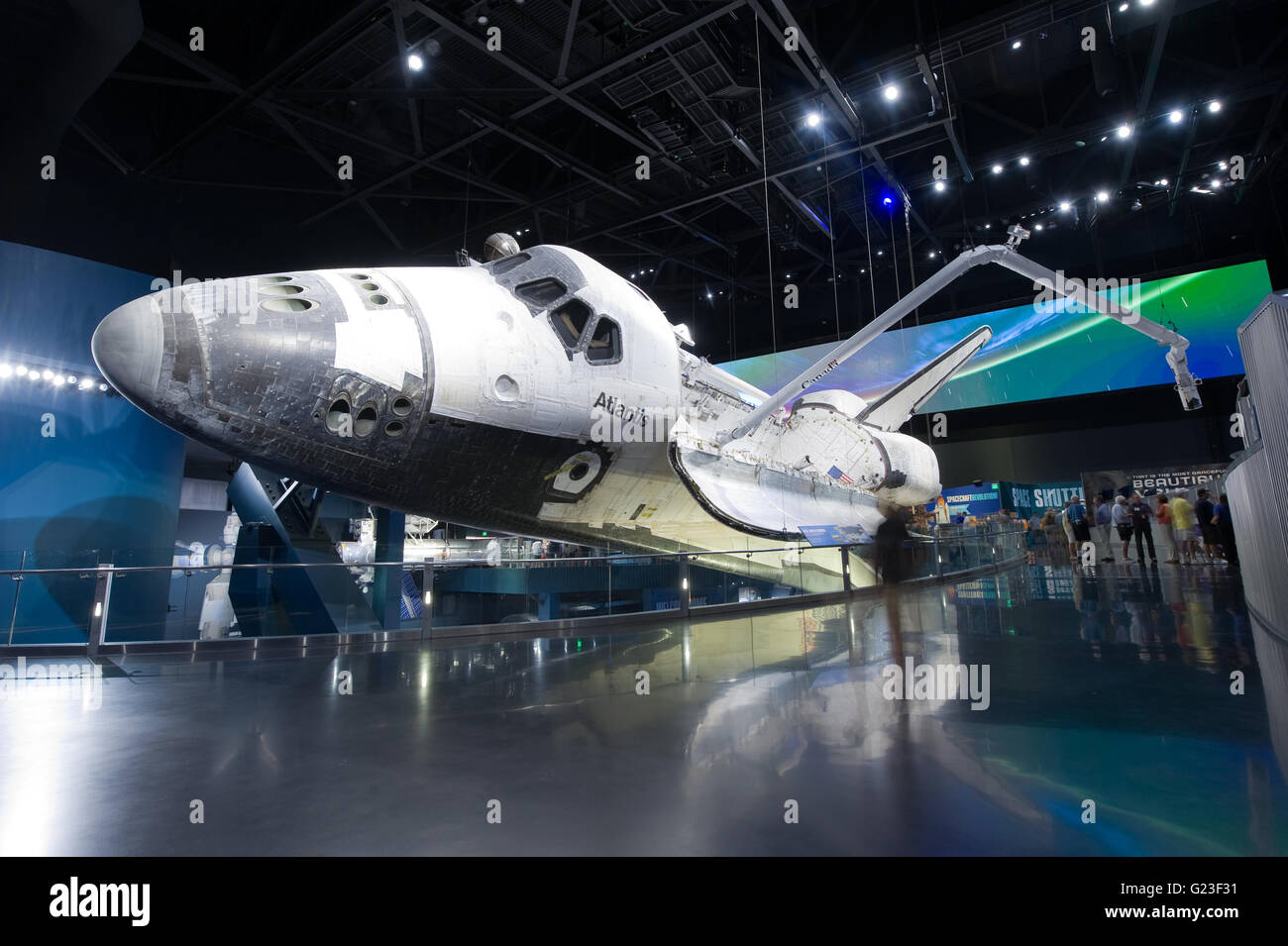 Transbordador Espacial Atlantis que se exhibe en el Complejo para Visitantes del Centro Espacial Kennedy Foto de stock