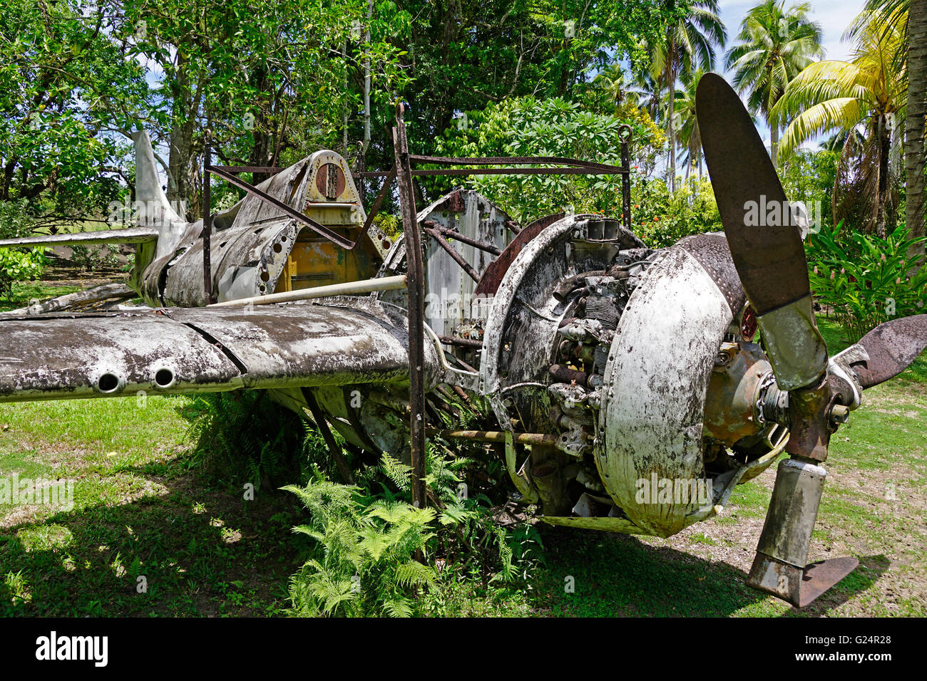 Los restos del avión de combate salvaje americano en el Museo de la guerra  exterior y vilu, Guadalcanal, Islas Salomón Fotografía de stock - Alamy