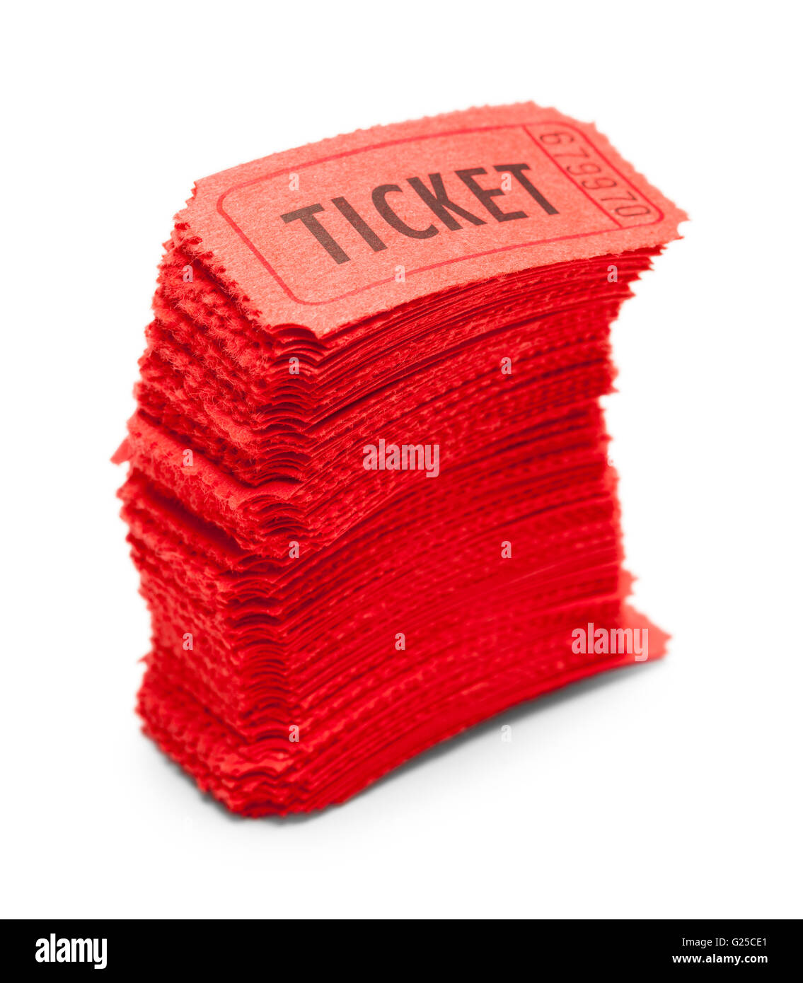 Pila de boletos rojos de volcar aislado sobre fondo blanco. Foto de stock
