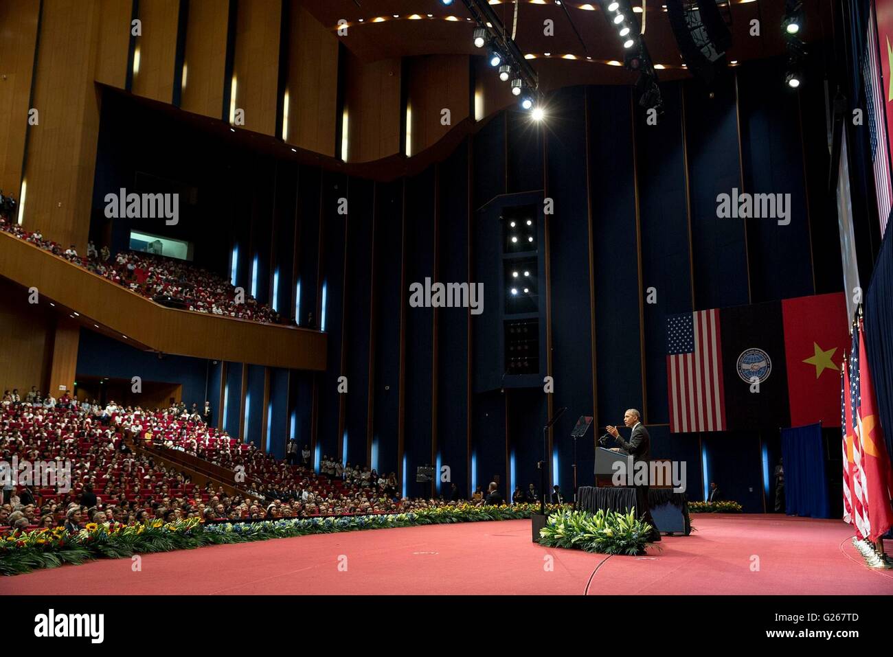 Ho Chi Minh, Vietnam. El 24 de mayo, 2016. El presidente estadounidense Barack Obama ofrece un discurso en el Centro Nacional de Convenciones el 24 de mayo de 2016 en Hanoi, Vietnam. Crédito: Planetpix/Alamy Live News Foto de stock